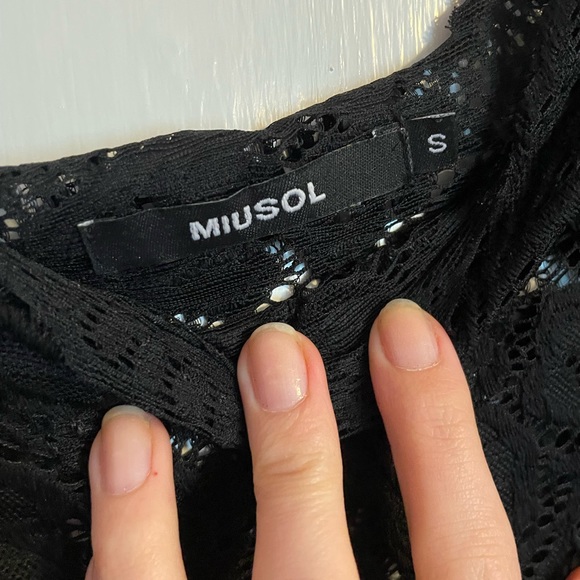 Elegant Lace Off Shoulder Dress - Picture 7 of 12